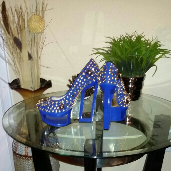 Wedged Heel by Privileged - Picture 3 of 4